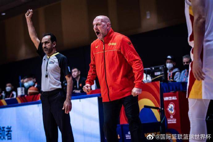 公交车被cao合不拢腿